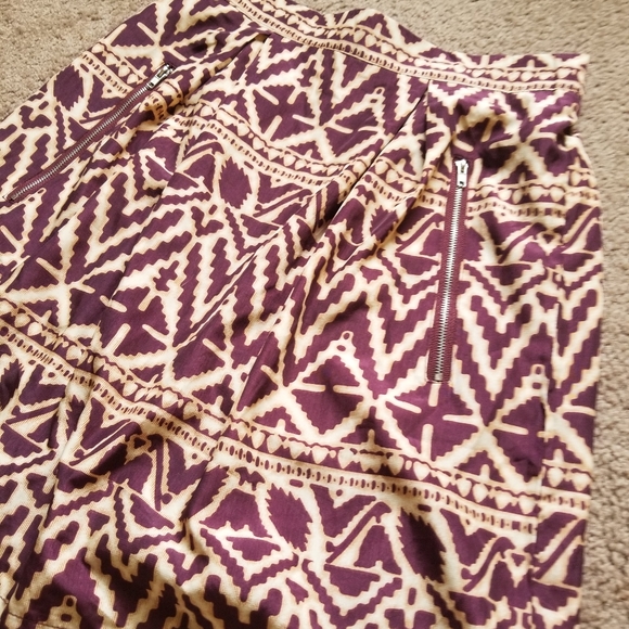 NWOT Fashion skirt - Picture 2 of 5